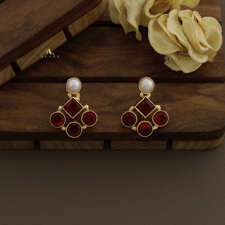 Earl Pearl Glossy Earring