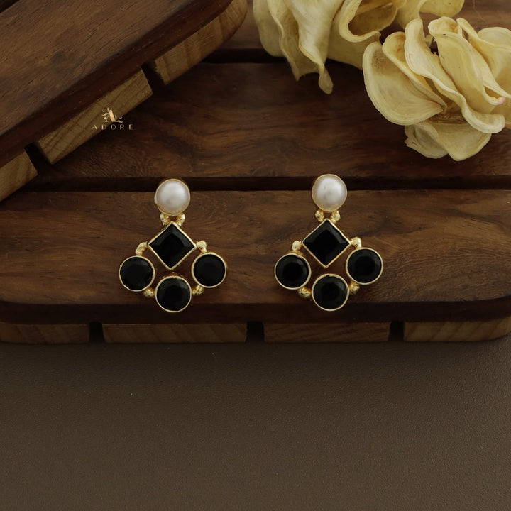 Earl Pearl Glossy Earring