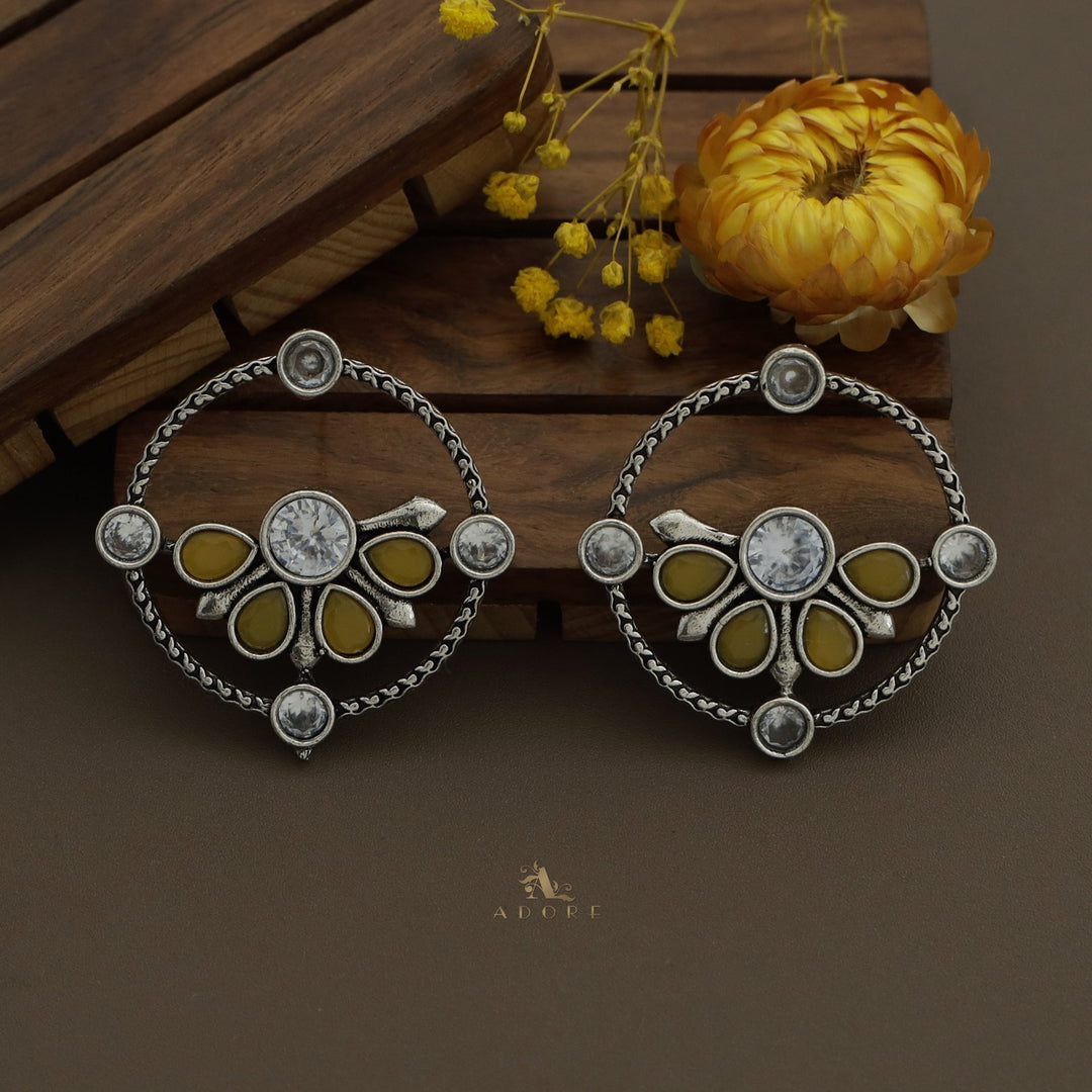Glossy Syra Circle Earring