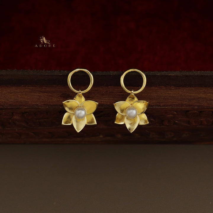 Amba Flower Pearl Drop Neckpiece With Earring