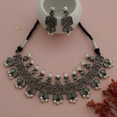 Ruthina Neckpiece With Earring