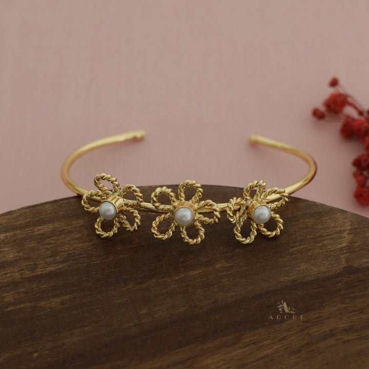 Golden Twisted Pearly Tri Flower Bangle