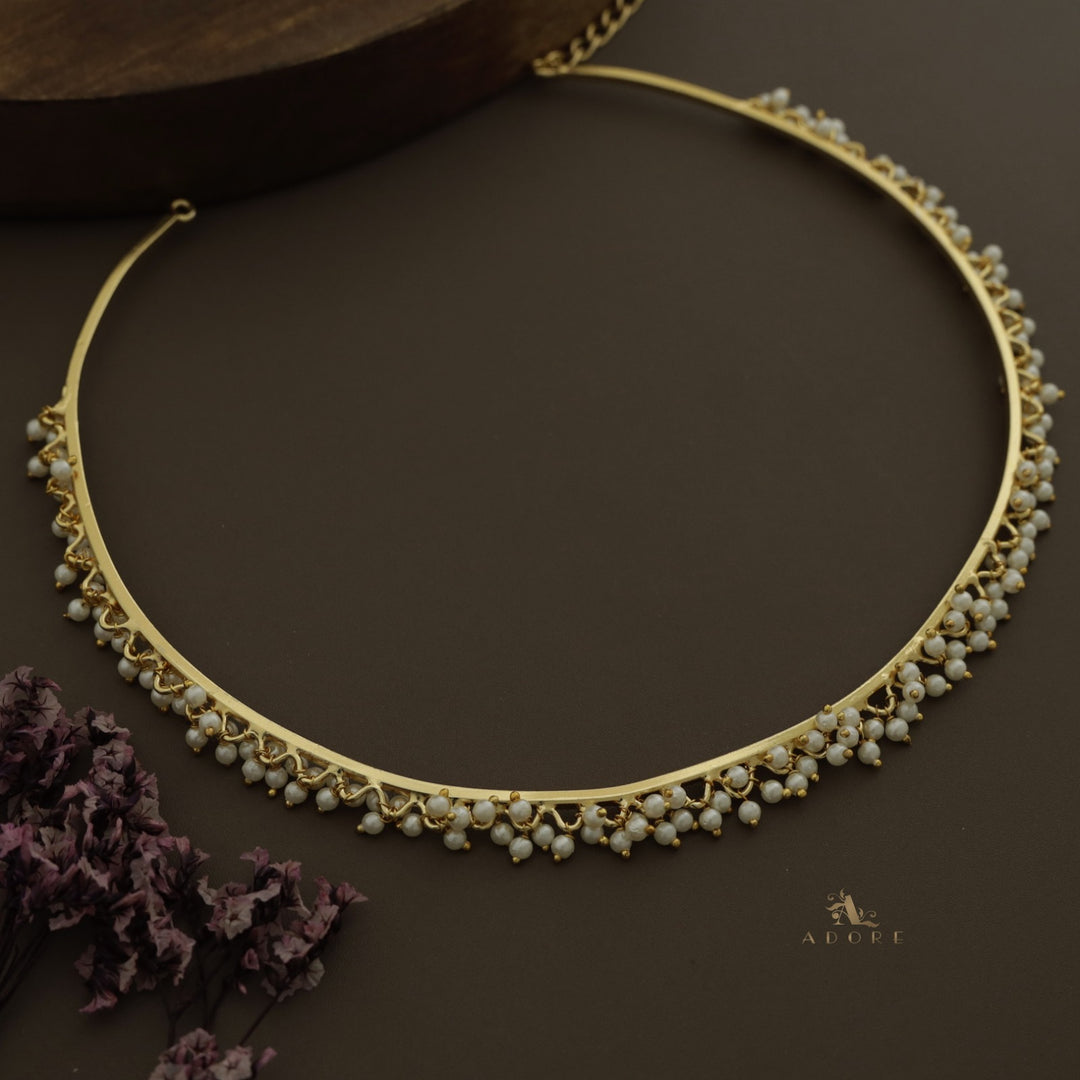 Misika Cluster Pearl Neck Cuff