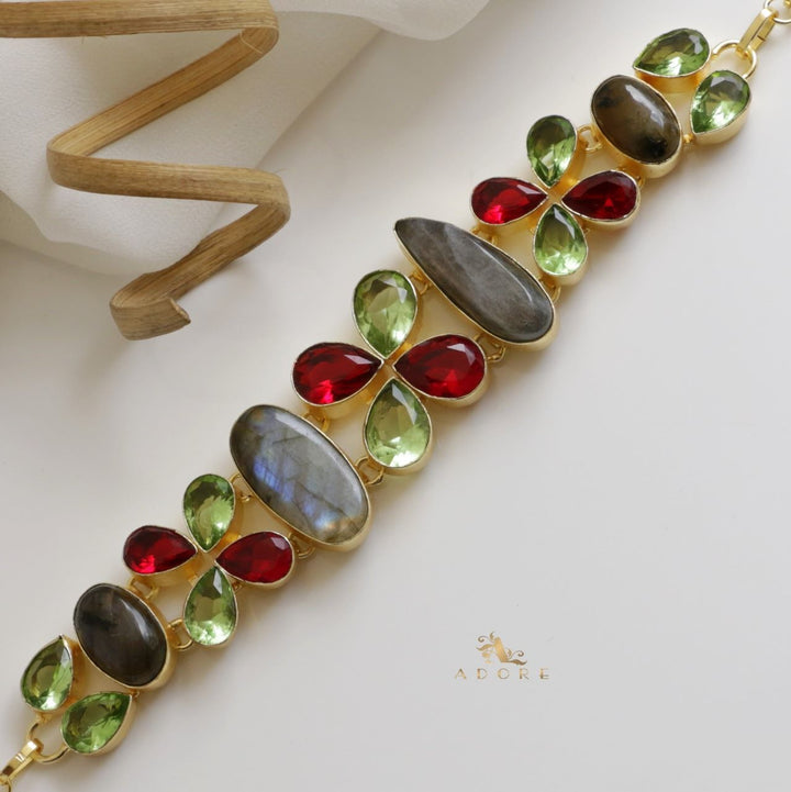 Daviyana Choker