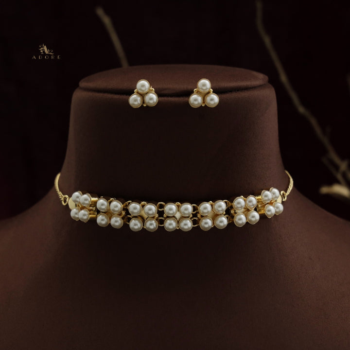 Madera Pearl Choker With Stud