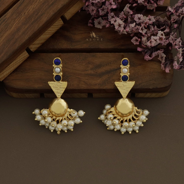 Golda Glossy Arrow Cluster Pearl Earring