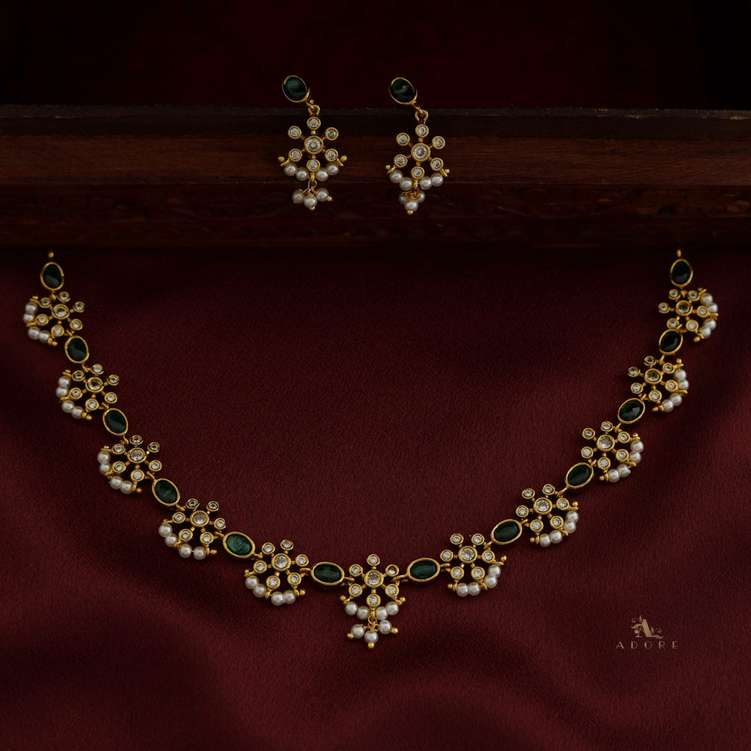 Dharani Pearl Short Neckpiece With Earring