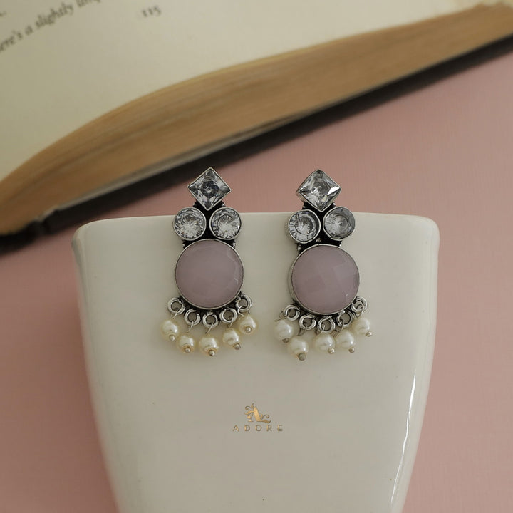 Savara Glossy Pearl Earring