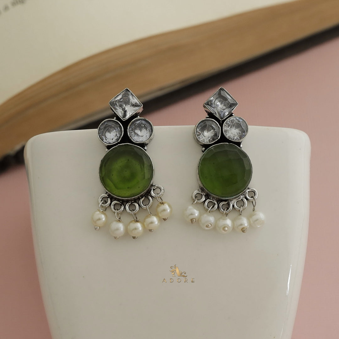 Savara Glossy Pearl Earring