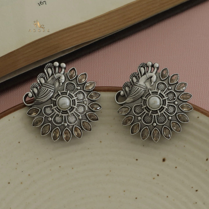 Etva Pearly Flower Bird Earring