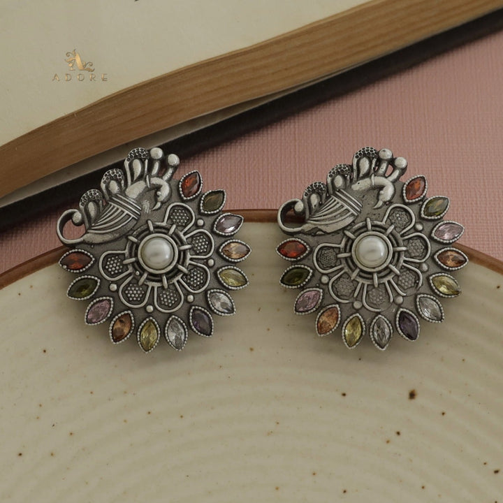 Etva Pearly Flower Bird Earring