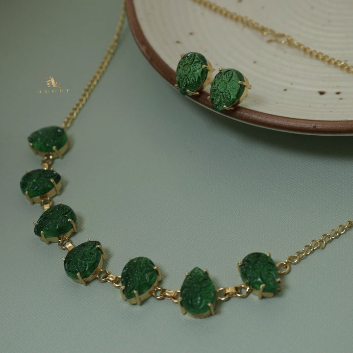 Petrah 7 Carved Drop Choker / Short Neckpiece With Stud