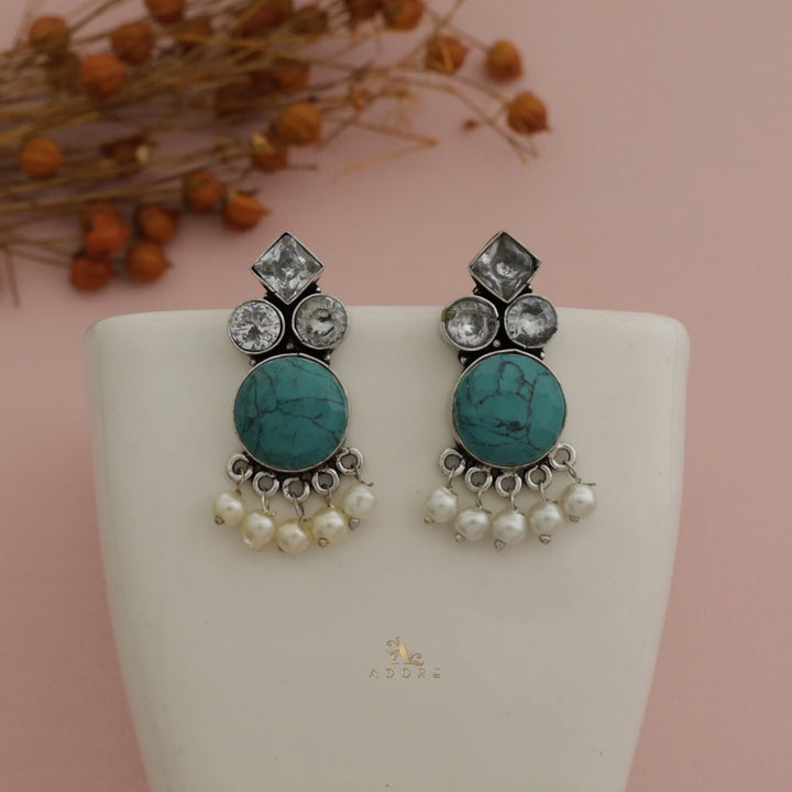 Savara Glossy Pearl Earring