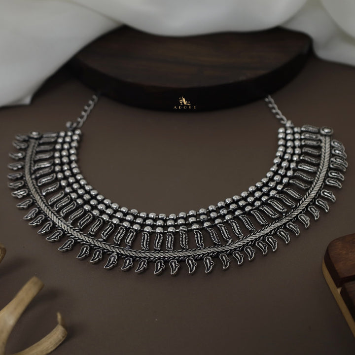 Delleza Oxidized Neckpiece