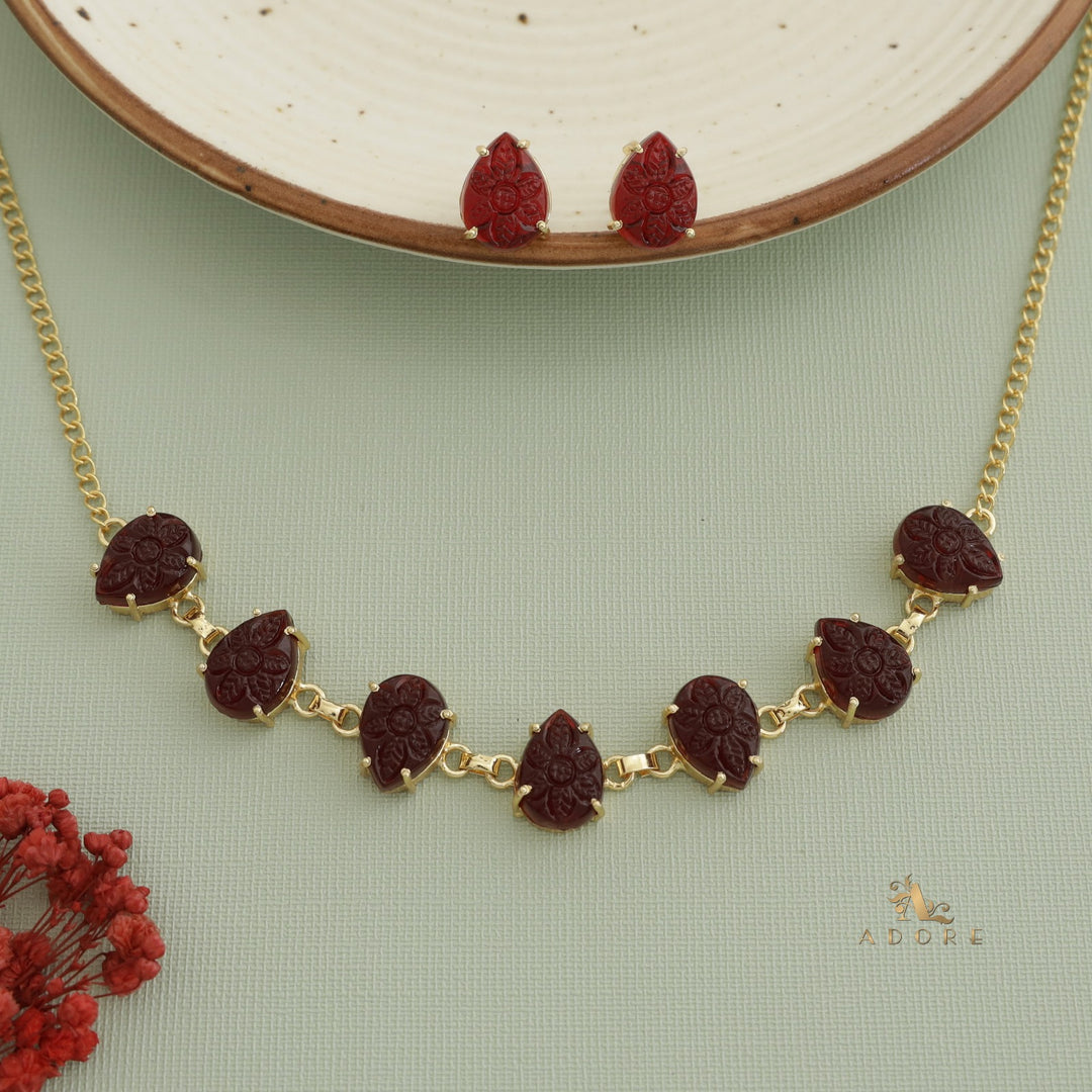 Petrah 7 Carved Drop Choker / Short Neckpiece With Stud