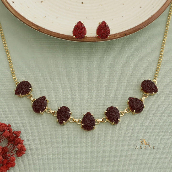 Petrah 7 Carved Drop Choker / Short Neckpiece With Stud