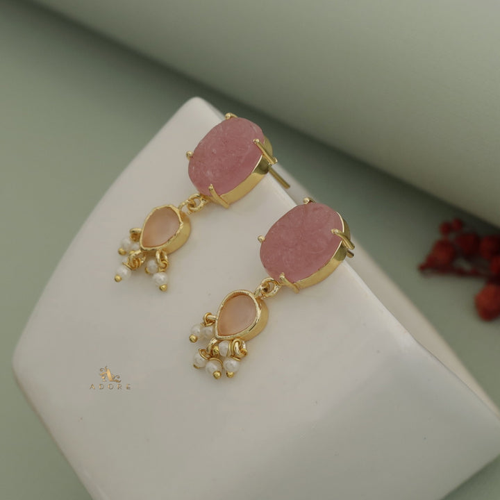 Niyora Carved & Glossy Pearl Earring