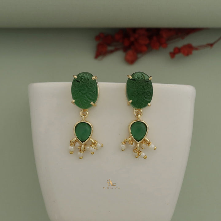 Niyora Carved & Glossy Pearl Earring