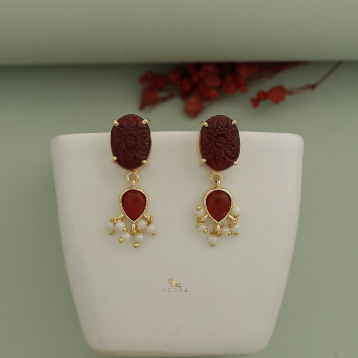 Niyora Carved & Glossy Pearl Earring