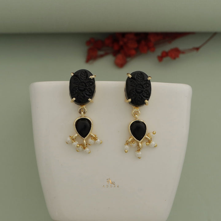 Niyora Carved & Glossy Pearl Earring