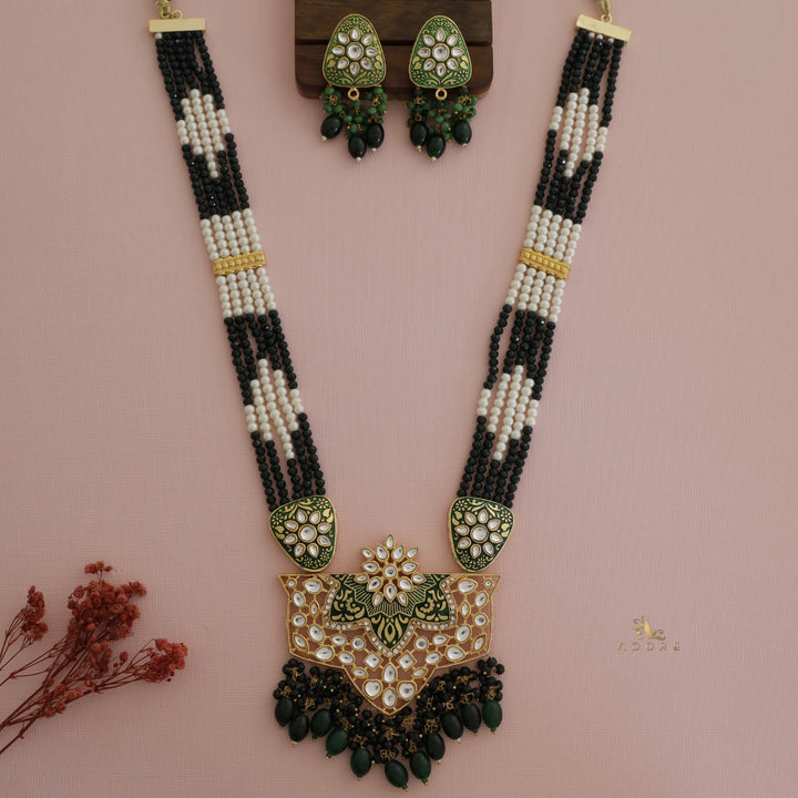 Shivangi Onyx  Kundan Neckpiece With Earring