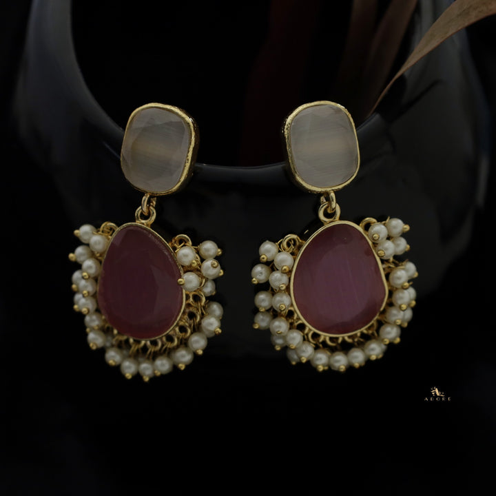Meara Glossy Cluster Pearl Earring