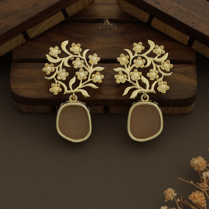 Brizna Golden Cluster Flower Earring