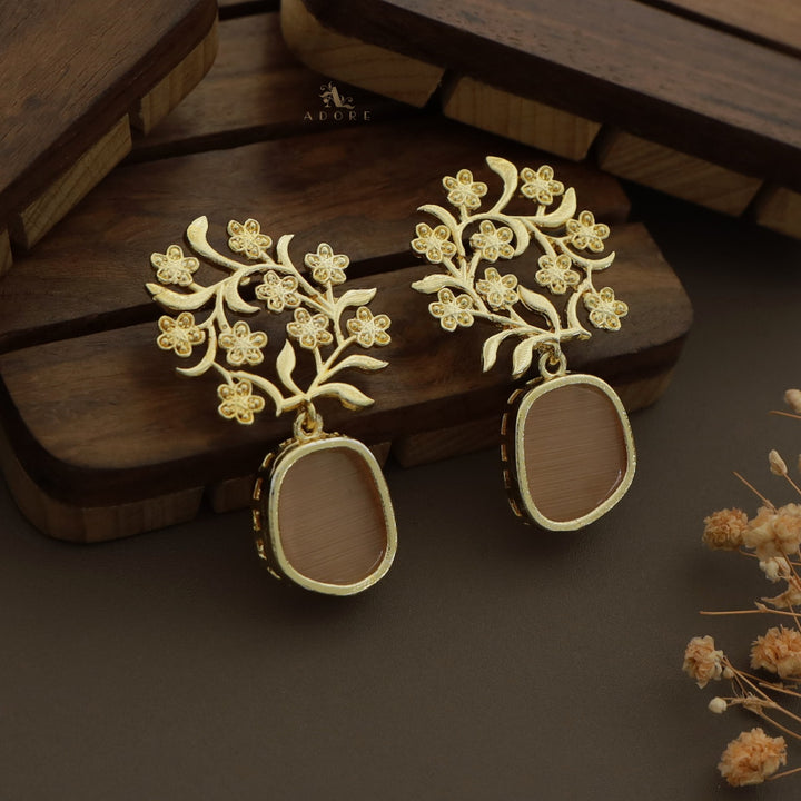 Brizna Golden Cluster Flower Earring
