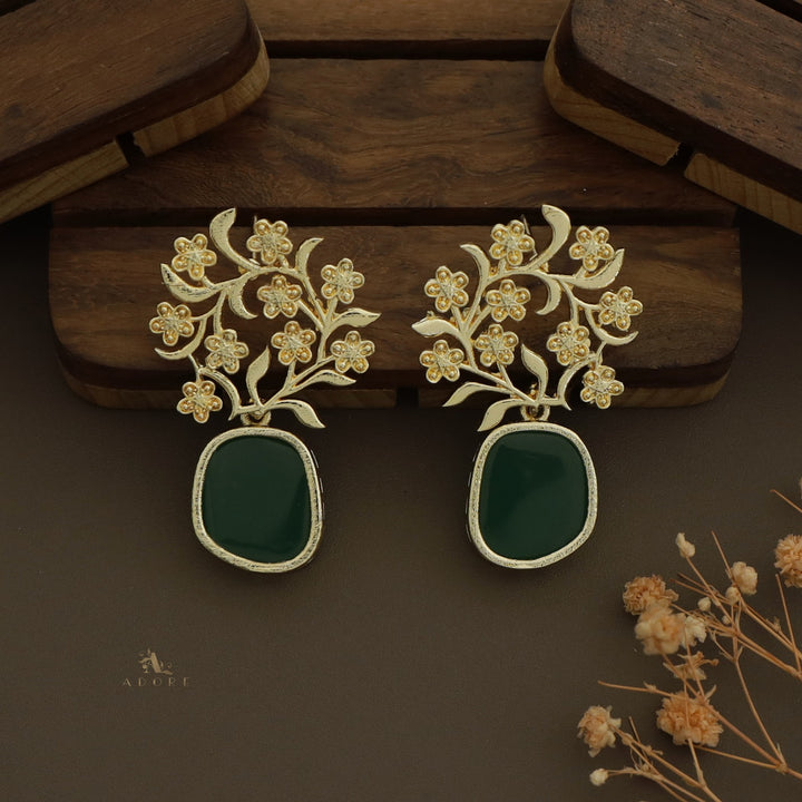 Brizna Golden Cluster Flower Earring