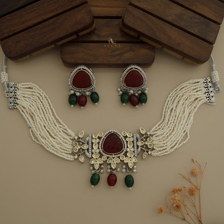 Heral Glossy Choker With Earring