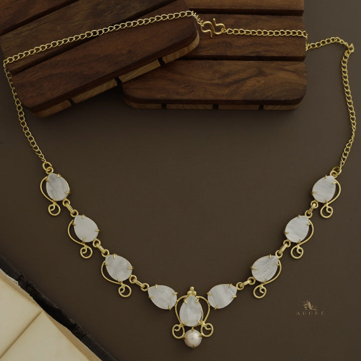 Alaiva MOP Drop And Pearl Short Neckpiece