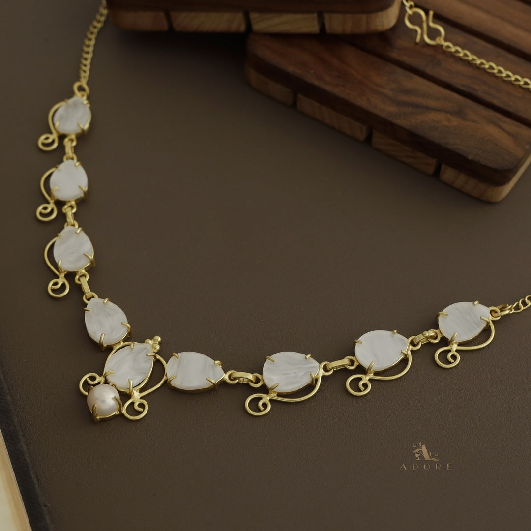 Alaiva MOP Drop And Pearl Short Neckpiece