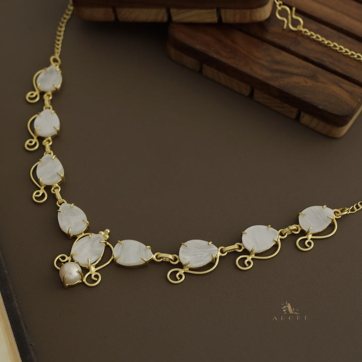 Alaiva MOP Drop And Pearl Short Neckpiece