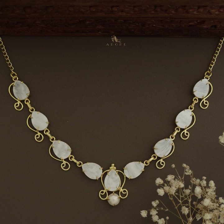 Alaiva MOP Drop And Pearl Short Neckpiece