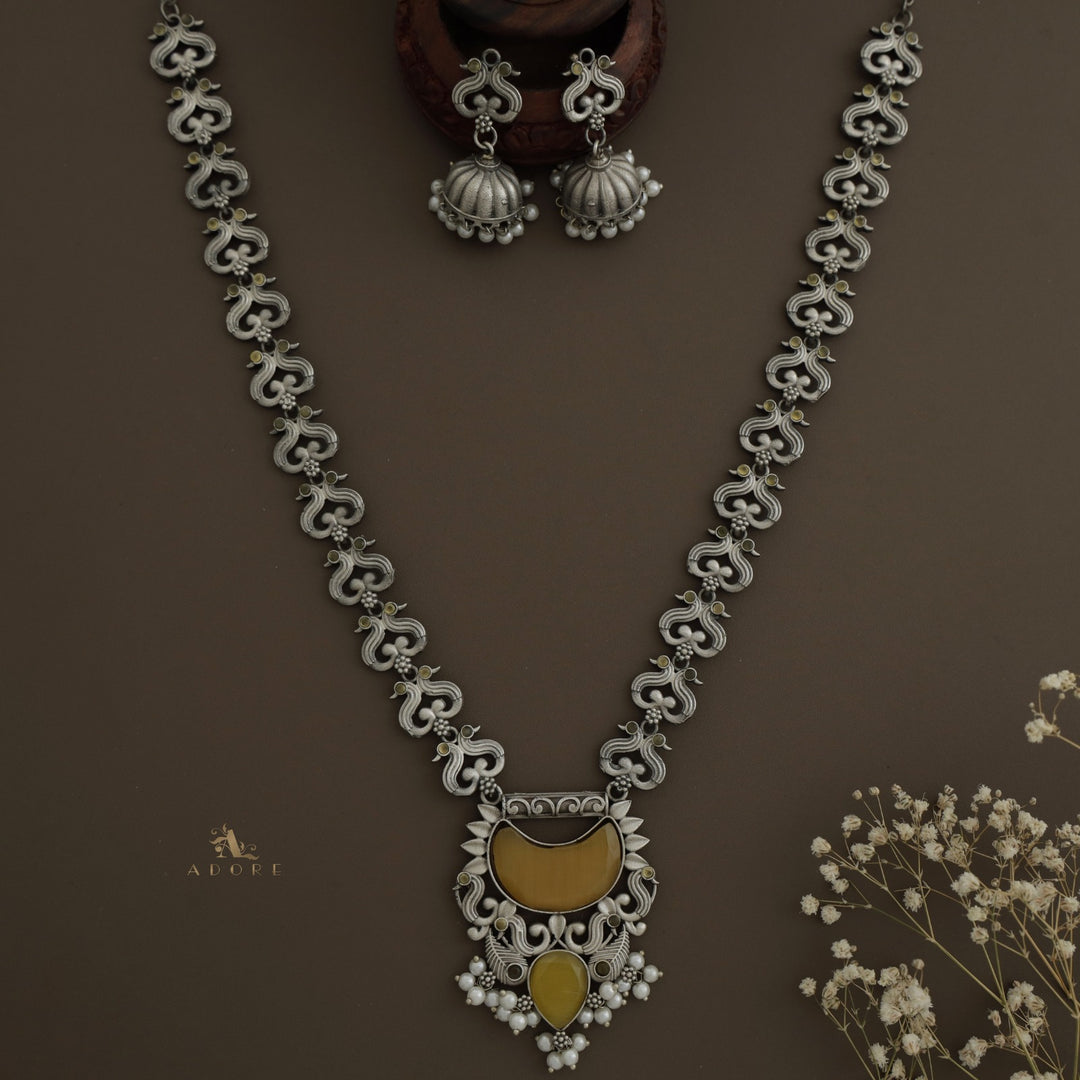 Sayuri Pearl Neckpiece With Jhumka