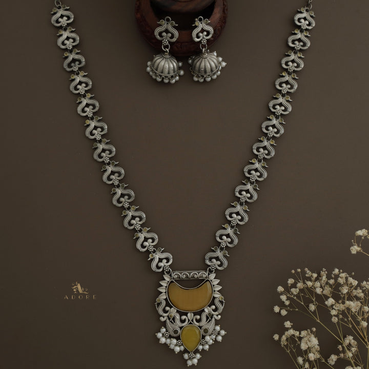 Sayuri Pearl Neckpiece With Jhumka