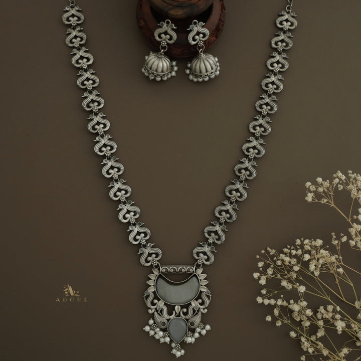 Sayuri Pearl Neckpiece With Jhumka