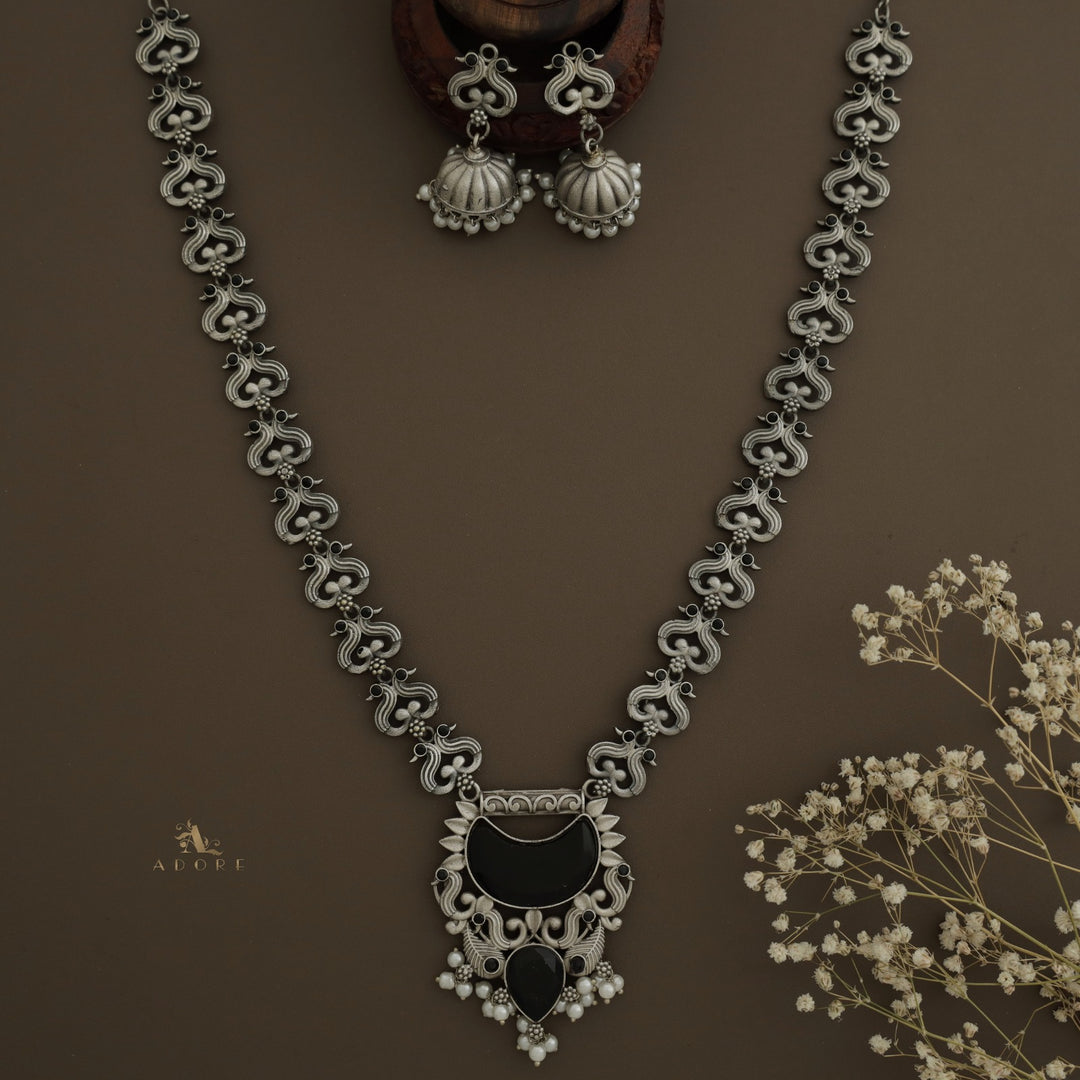 Sayuri Pearl Neckpiece With Jhumka