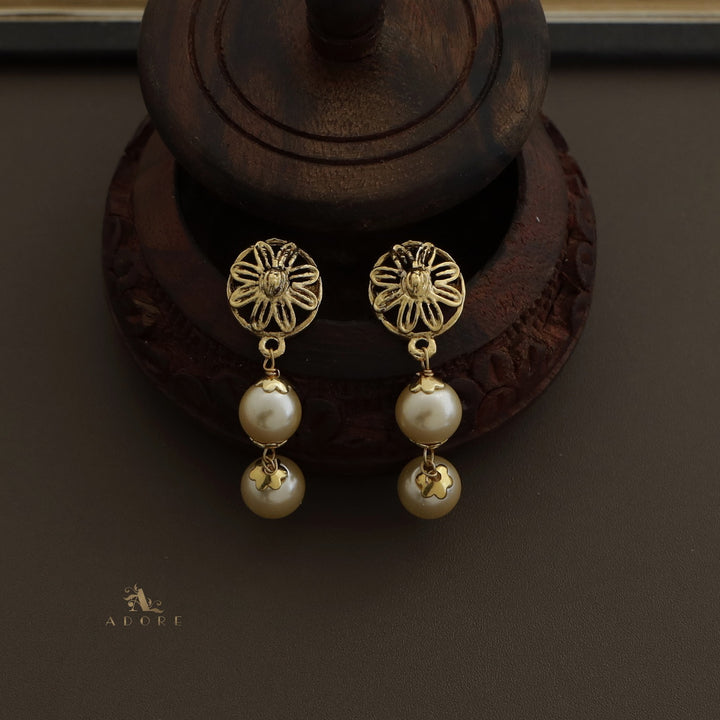 Chaitra Pearl Neckpiece With Earring