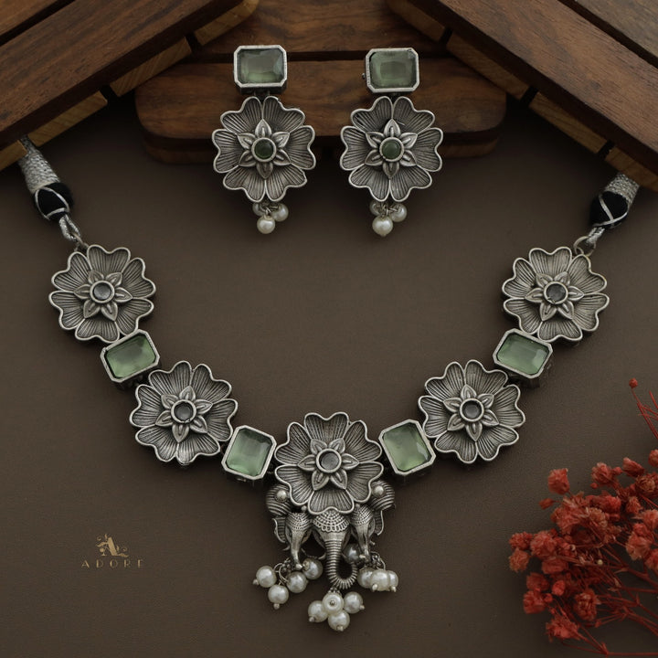 Hazzer Flower Neckpiece With Earring