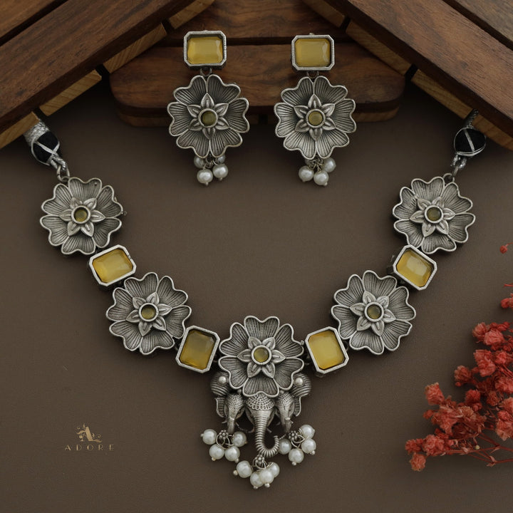 Hazzer Flower Neckpiece With Earring