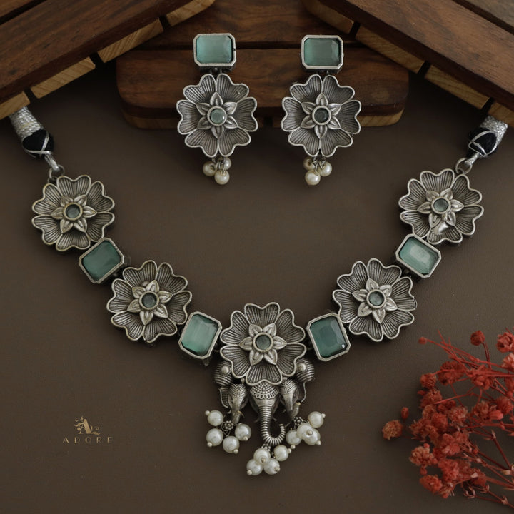 Hazzer Flower Neckpiece With Earring