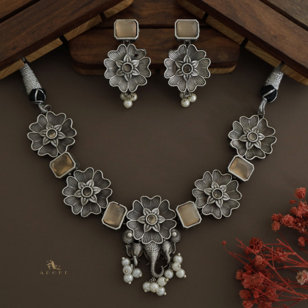 Hazzer Flower Neckpiece With Earring