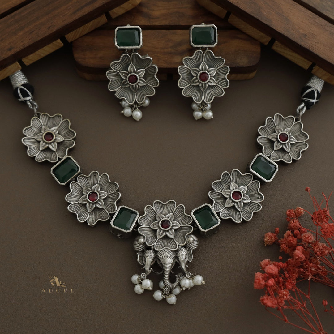 Hazzer Flower Neckpiece With Earring