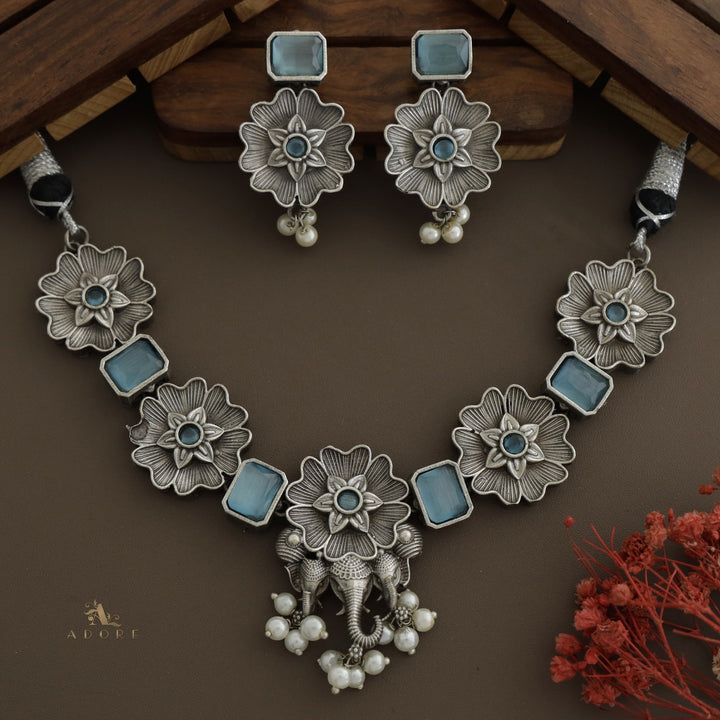 Hazzer Flower Neckpiece With Earring