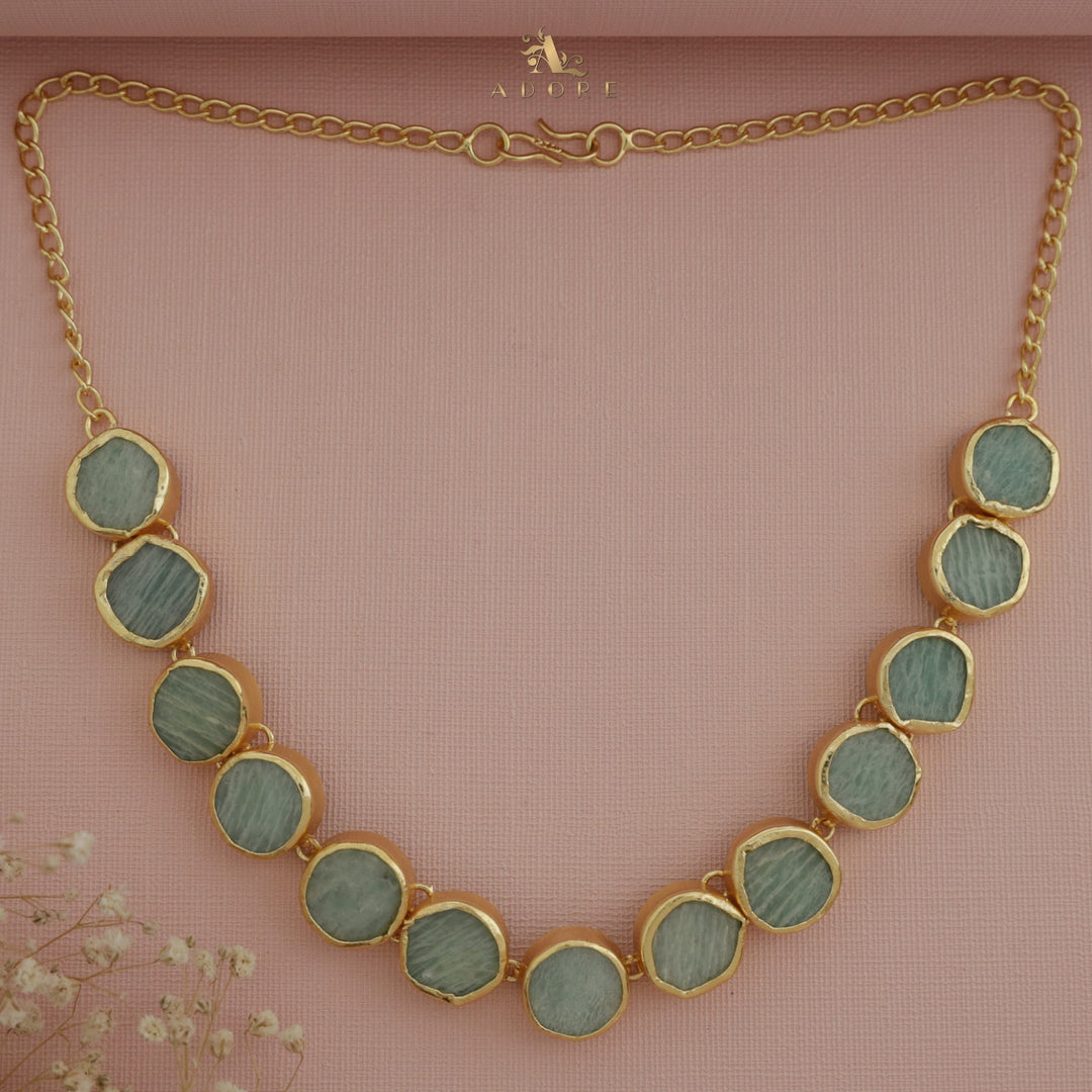 Esmera Round Raw Stone Choker / Short Neckpiece