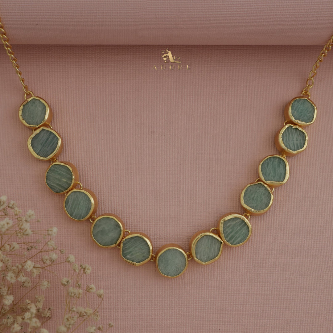 Esmera Round Raw Stone Choker / Short Neckpiece