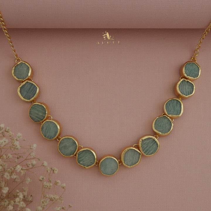 Esmera Round Raw Stone Choker / Short Neckpiece