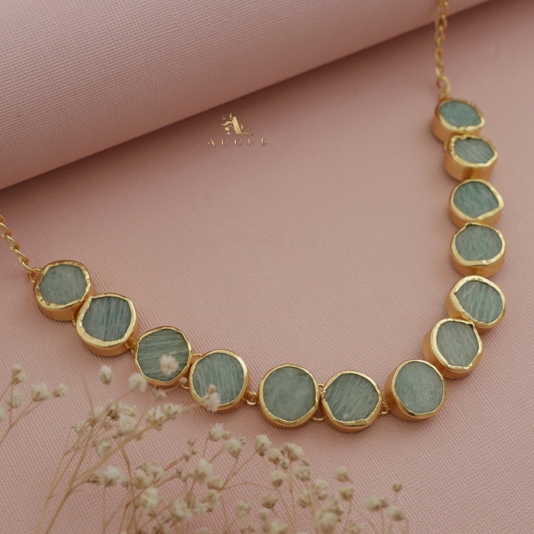 Esmera Round Raw Stone Choker / Short Neckpiece