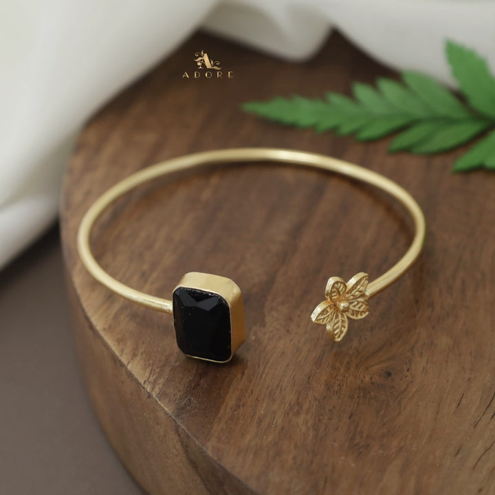 Narvia Flower And Rectangle Glossy Bangle